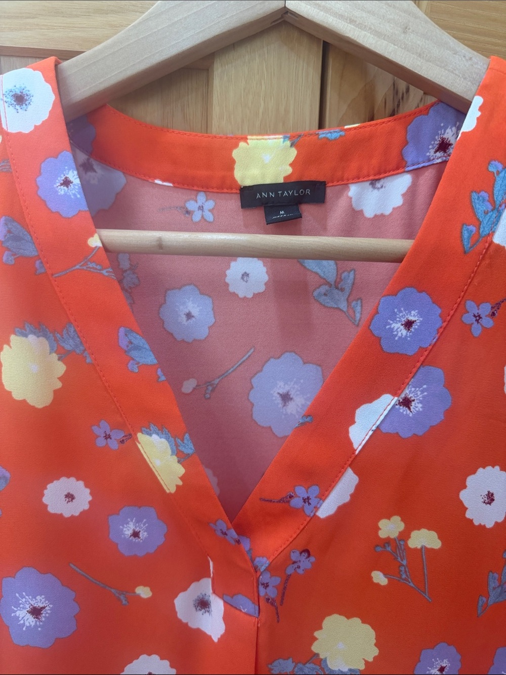 Ann Taylor Bright Orange Floral V-Neck Sleeveless Camisole